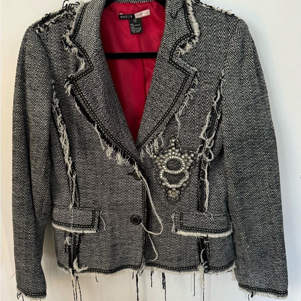 Distressed Focus jacket! 💖 - Picture 4 of 5